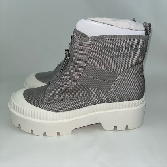 CALVIN KLEIN JEANS Light Grey Bertie Boot Size 8. - Picture 3 of 10